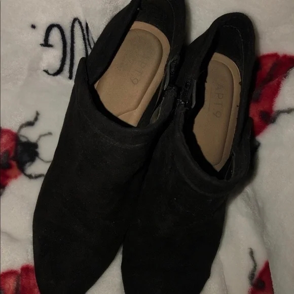 Apt 9 black heel booties. - Picture 3 of 4